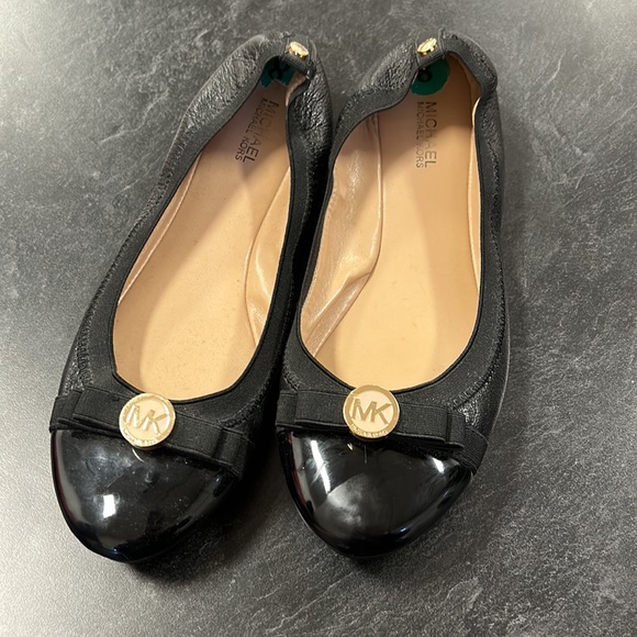 Michael Kors Ballet style shoes - Picture 6 of 8